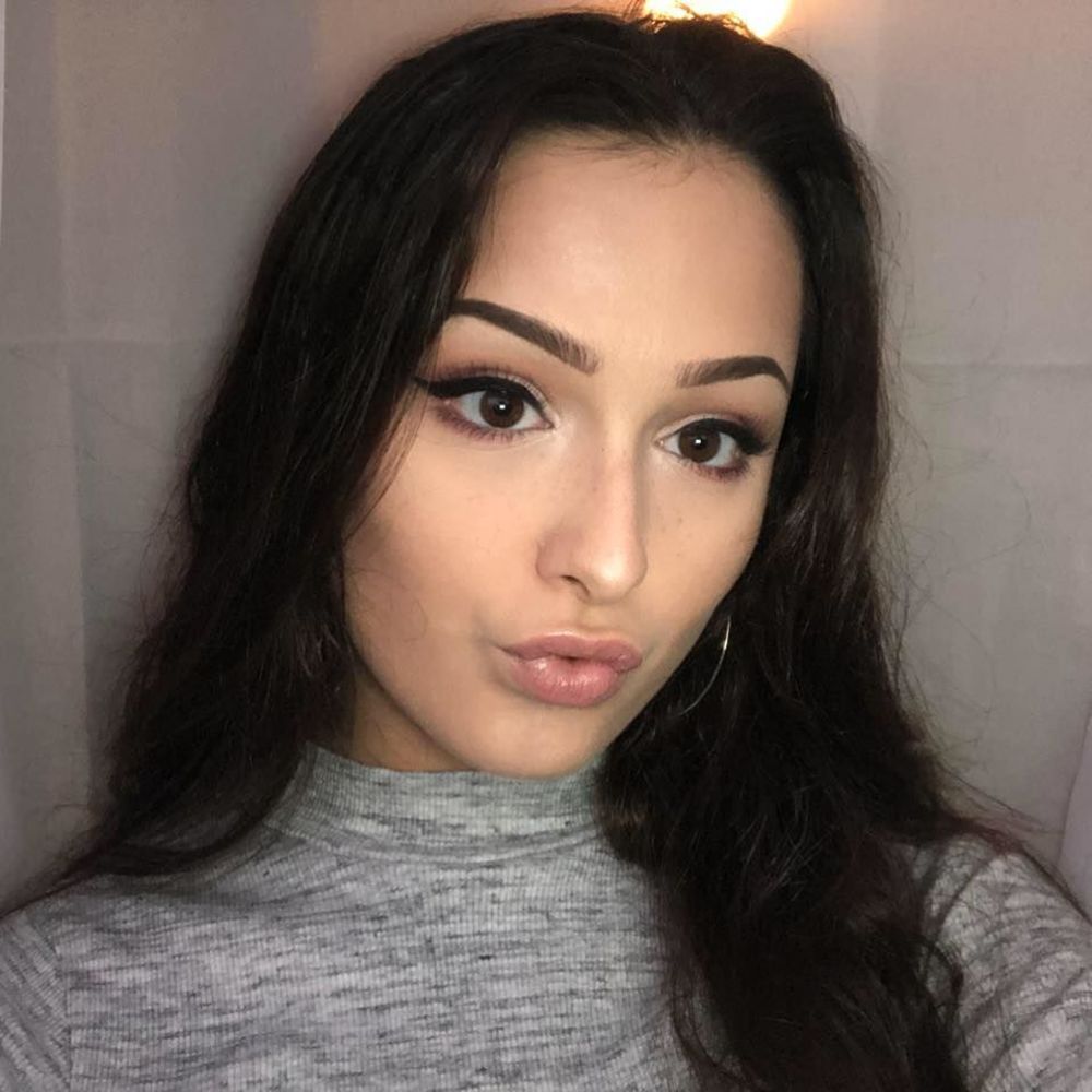 Meet your Posher, Evelyn